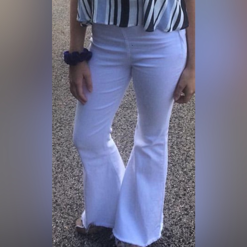 cello white bellbottom jeans Sz: 3